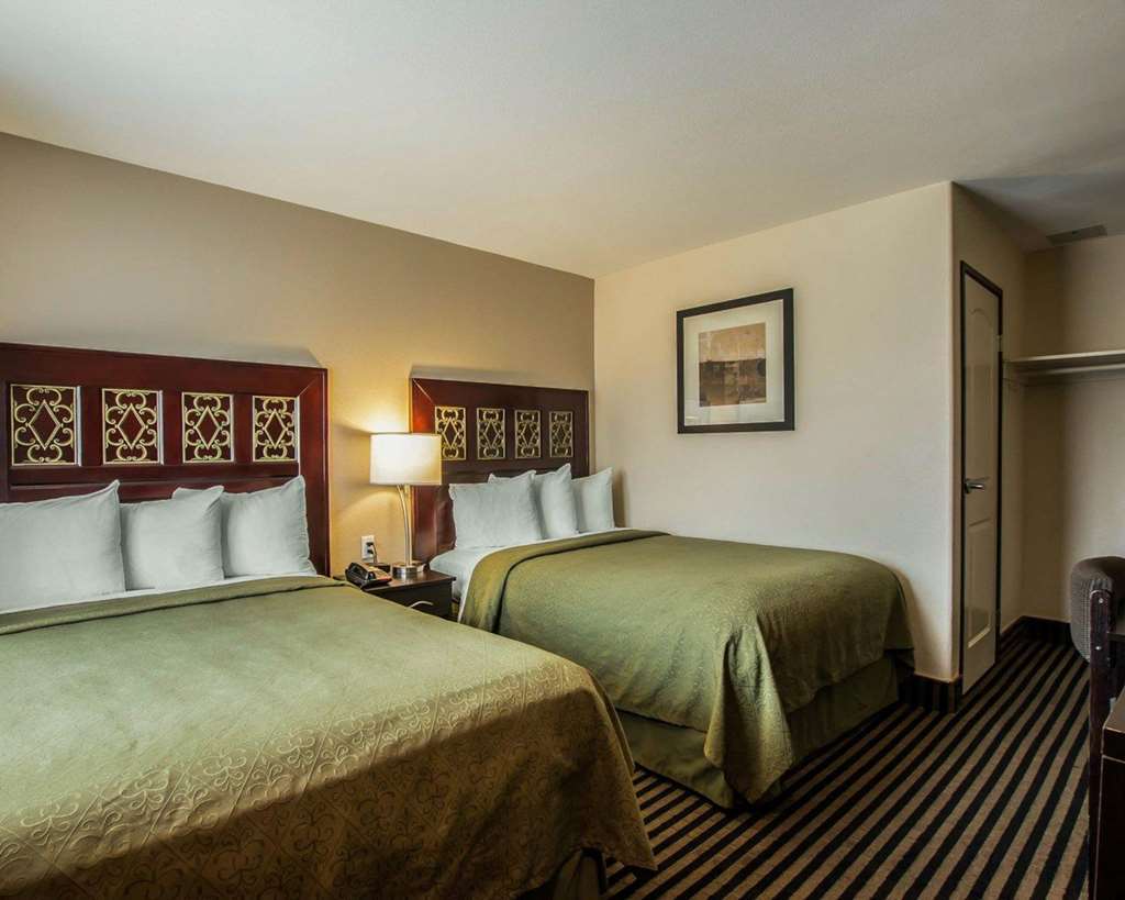 Americas Best Value Inn & Suites Escondido Quarto foto